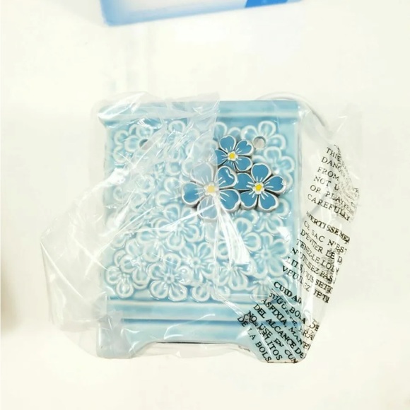 Forget me not Scentsy full-size - Picture 5 of 5
